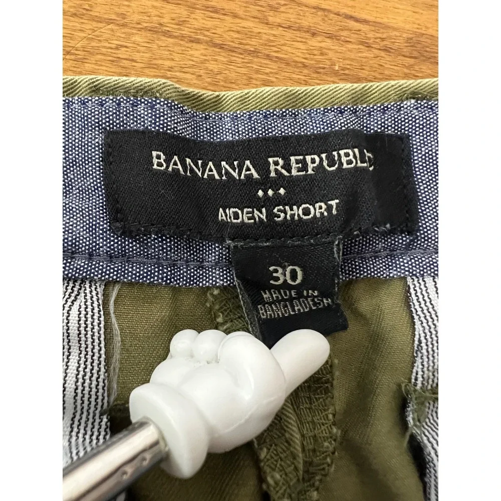 Banana Republic Aiden Shorts Mens 30 Fresh Olive Green Chino Cotton Twill